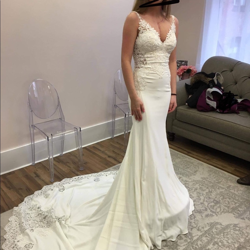 🎉HP🎉 Mori Lee Wedding Dress. Size 4 NWT. VEIL INCLUDED.